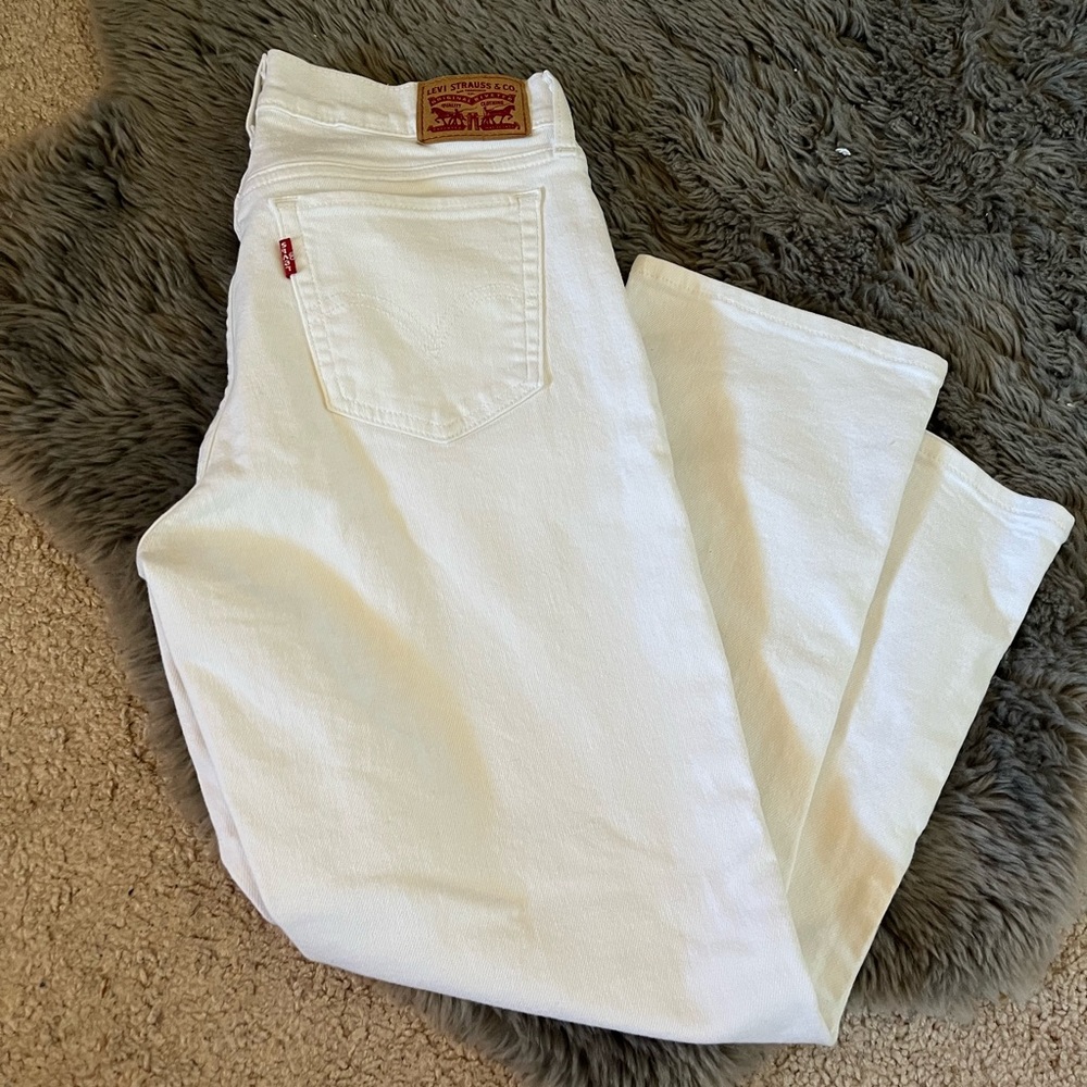 levi’s white cropped flare jeans